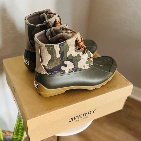 SPERRY TOP-SIDER Syren Gulf Camo Duck Toe Boot, Rain Boot, Green Camo, 8.5, NWT - Picture 2 of 16
